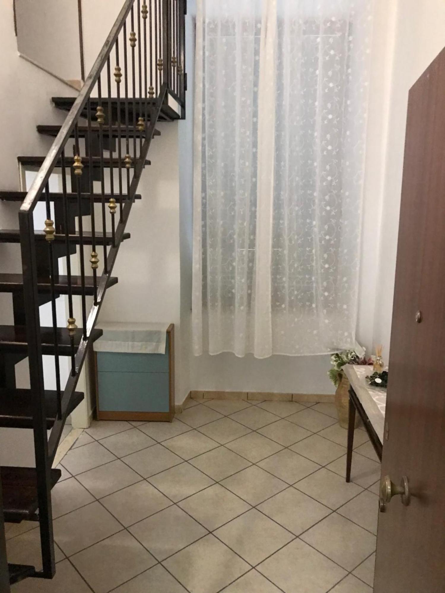 Alleria Naples Luaran gambar